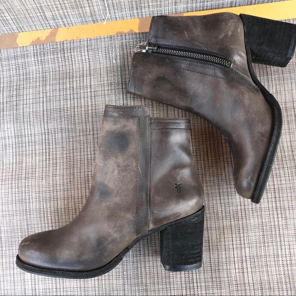 SOLD!Frye Addie Inside Zip Smoke Boots - Picture 7 of 11